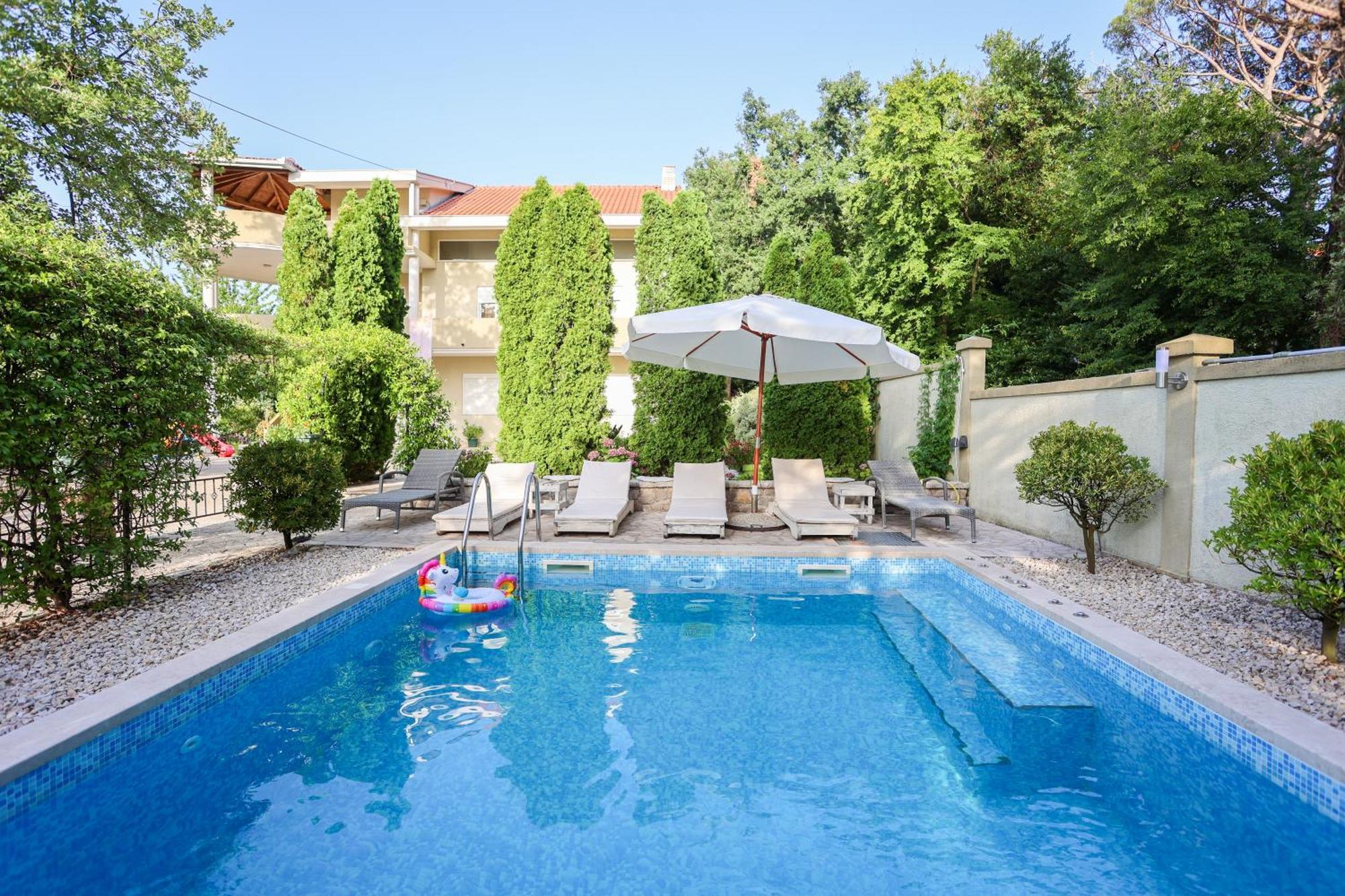 Villa Besha ヘルツェグ・ノヴィ エクステリア 写真