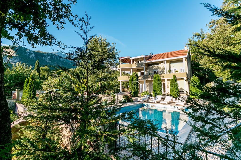 Villa Besha ヘルツェグ・ノヴィ エクステリア 写真