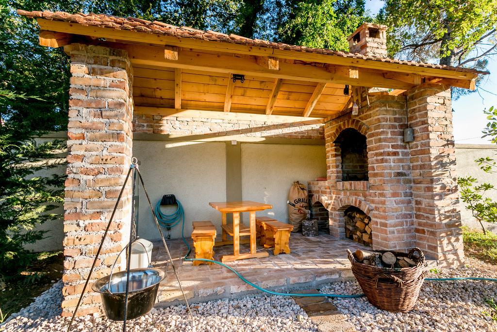 Villa Besha ヘルツェグ・ノヴィ エクステリア 写真