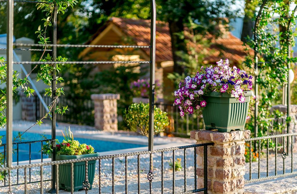 Villa Besha ヘルツェグ・ノヴィ エクステリア 写真