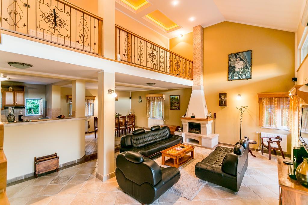 Villa Besha ヘルツェグ・ノヴィ エクステリア 写真